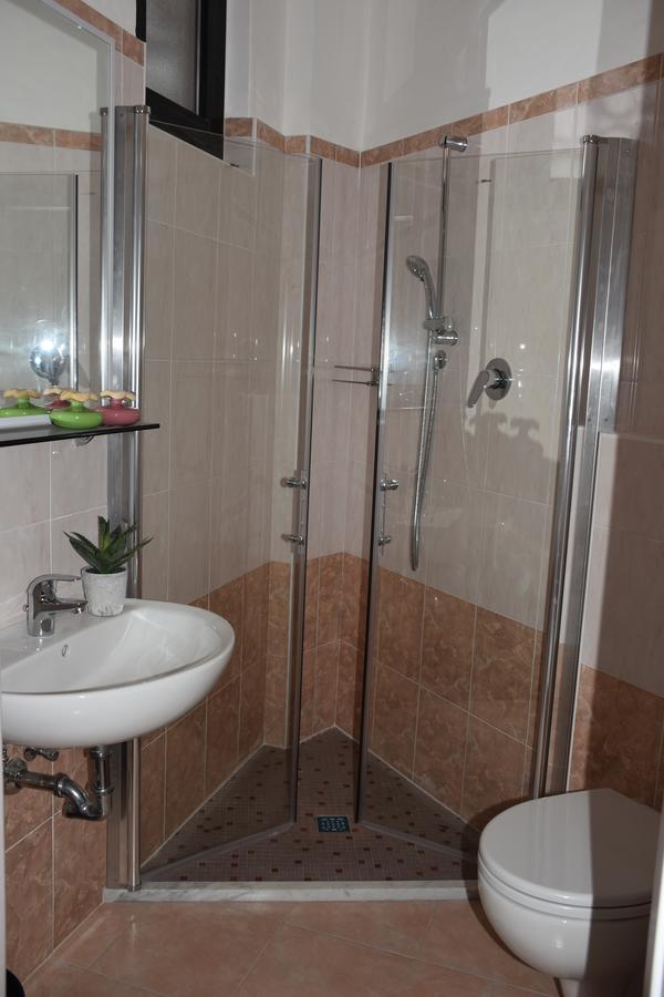 Hotel Gambrinus Римини Екстериор снимка